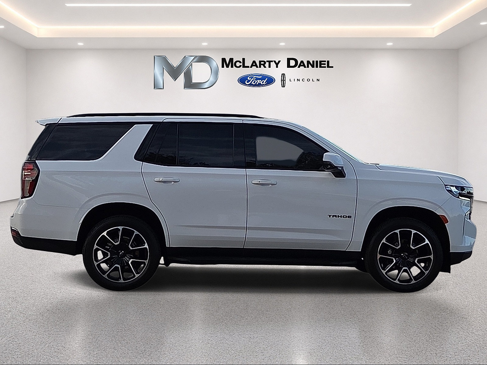 Used 2024 Chevrolet Tahoe RST w/ Luxury Package AWD/4WD image 6