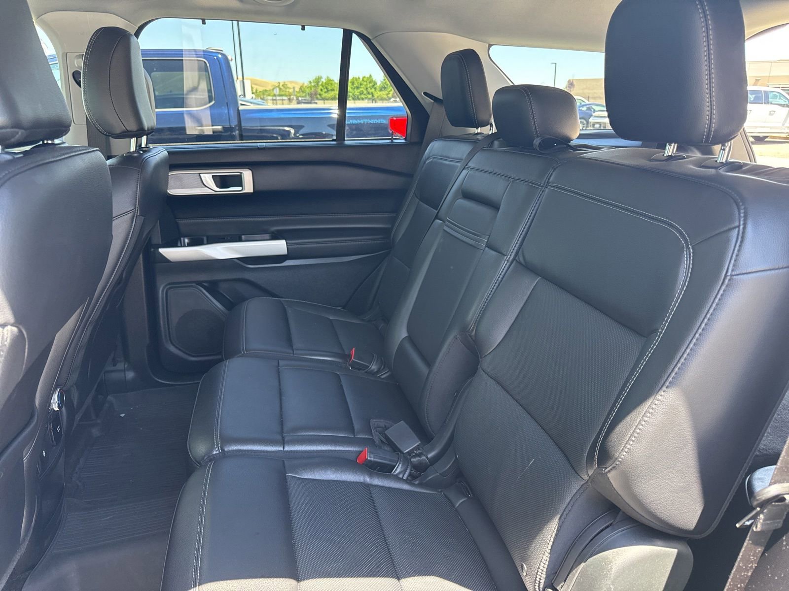 Certified 2021 Ford Explorer Limited w/ Hybrid Equipment Group 310A AWD/4WD image 15
