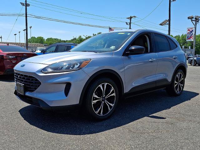 Certified 2022 Ford Escape SE w/ SE Sport Appearance Package AWD/4WD image 3