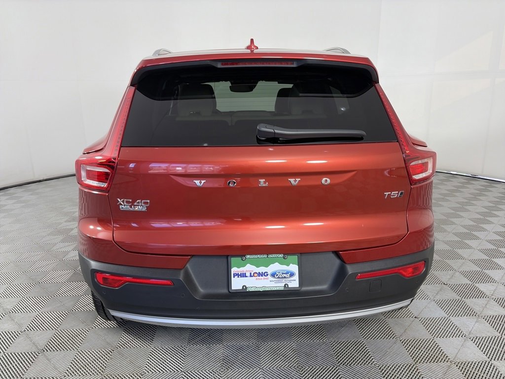 Used 2022 Volvo XC40 T5 Inscription image 4
