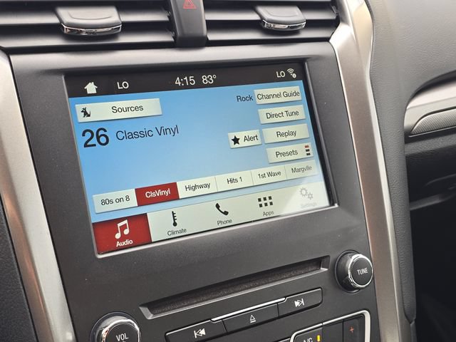 Certified 2018 Ford Fusion SE w/ Fusion SE Technology Package FWD image 17