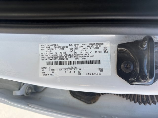 Certified 2020 Ford F350 XLT w/ XLT Premium Package AWD/4WD image 32