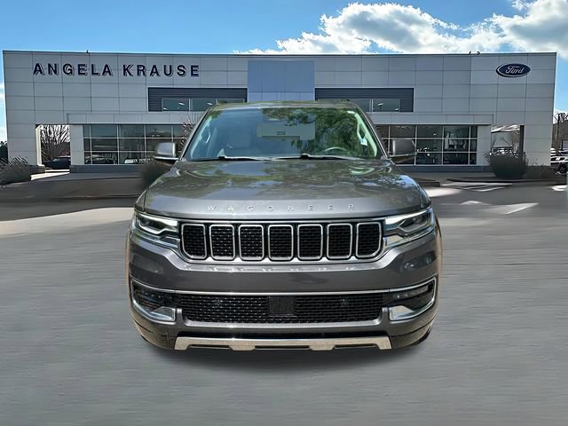 Used 2022 Jeep Wagoneer Series III w/ Premium Group I AWD/4WD image 2