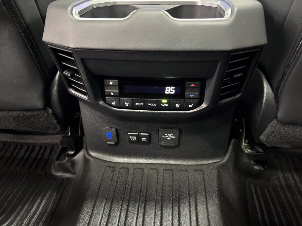 Used 2024 Toyota Sequoia Platinum AWD/4WD image 31