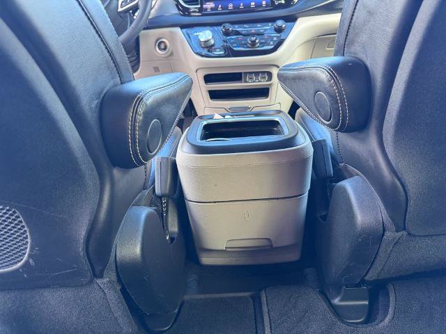 Used 2023 Chrysler Pacifica Touring-L FWD image 25