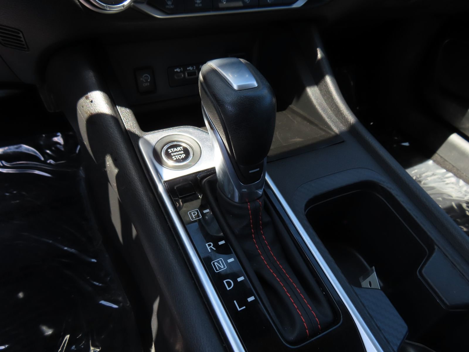 Used 2025 Nissan Sentra SR w/ Midnight Edition FWD image 27
