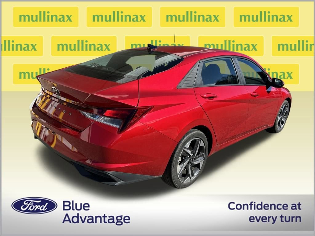 Used 2023 Hyundai Elantra SEL w/ Convenience Package image 3