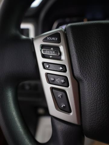 Used 2019 Nissan Titan SV AWD/4WD image 15