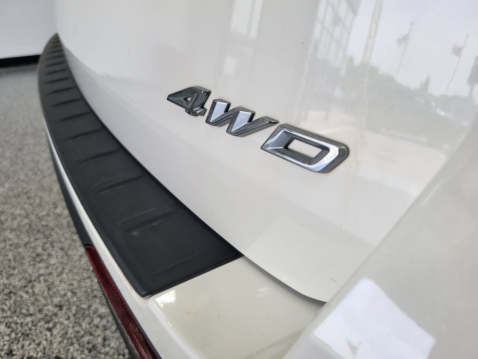 Certified 2022 Ford Explorer XLT w/ Equipment Group 202A AWD/4WD image 28