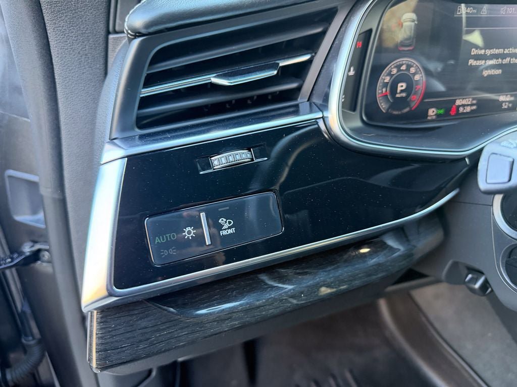 Used 2019 Audi Q8 Prestige w/ Towing Package AWD/4WD image 12