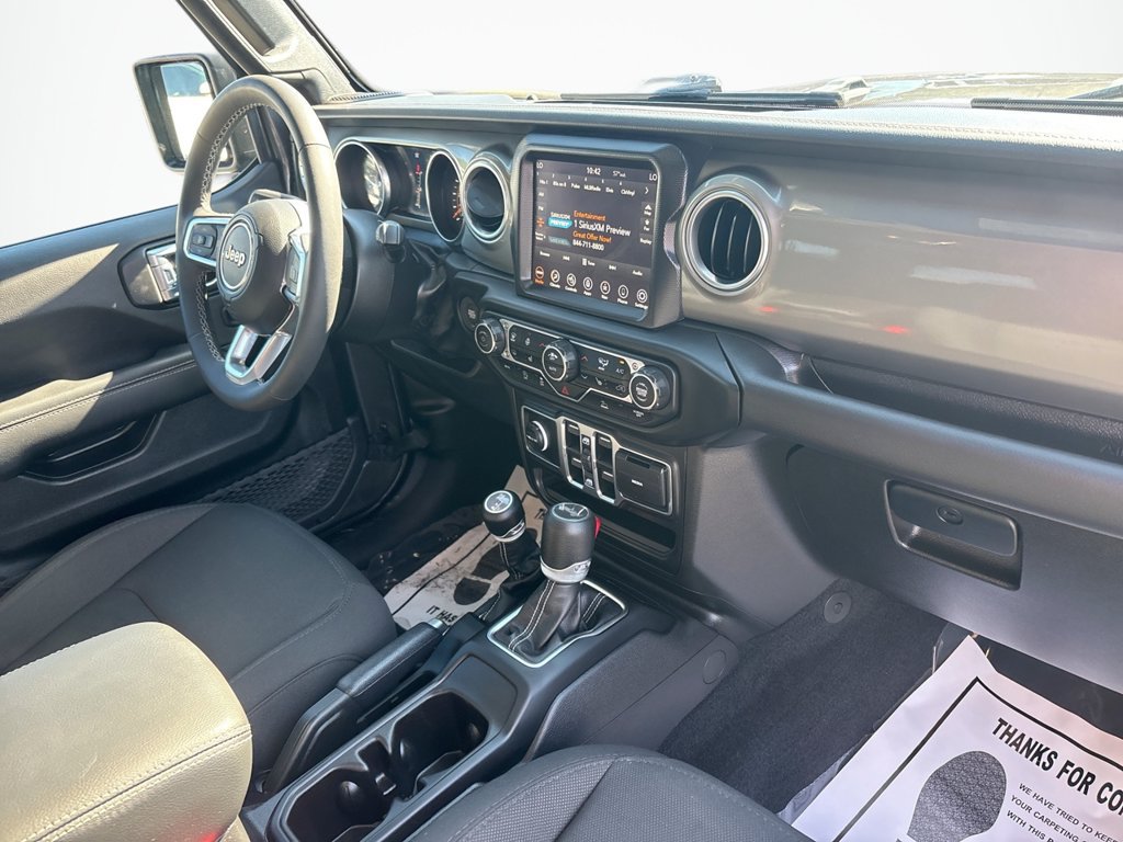 Used 2023 Jeep Wrangler Unlimited Sahara AWD/4WD image 15