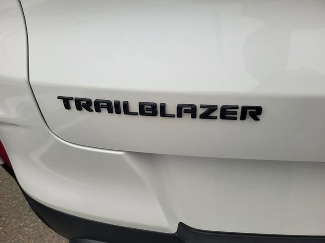 Used 2023 Chevrolet TrailBlazer RS w/ Sun and Liftgate Package image 7