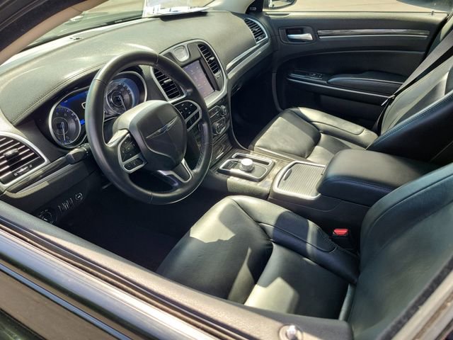 Used 2022 Chrysler 300 Touring L w/ Popular Equipment Group RWD image 3