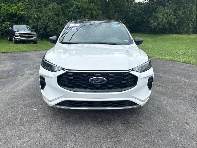 Certified 2023 Ford Escape ST-Line w/ Tech Pack #1 AWD/4WD image 2
