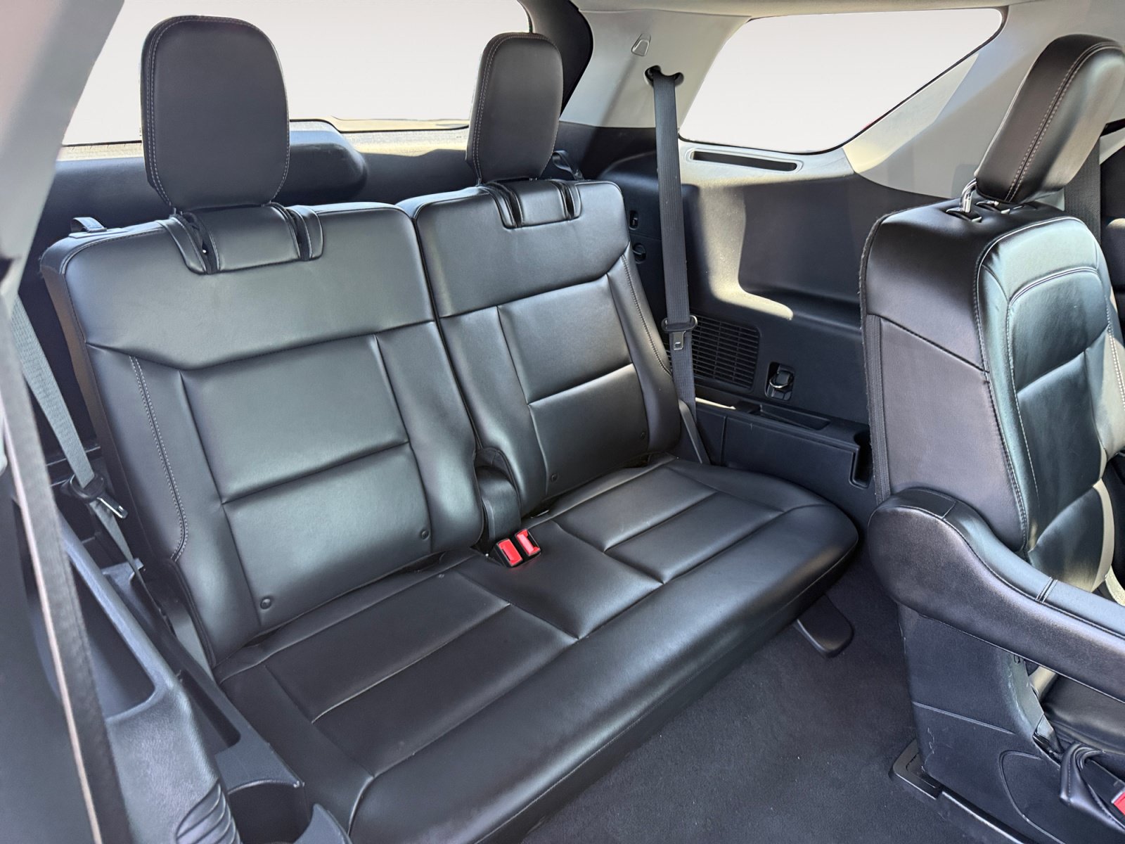 Certified 2022 Ford Explorer XLT w/ Equipment Group 202A AWD/4WD image 19