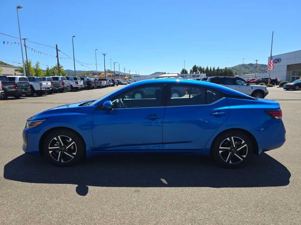 Used 2024 Nissan Sentra SV FWD image 2