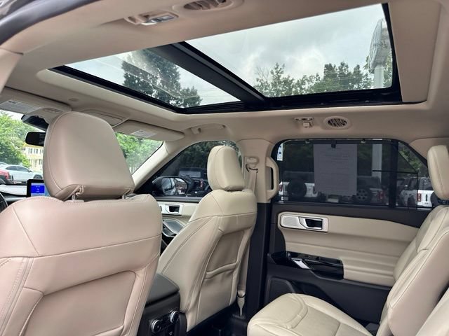 Certified 2021 Ford Explorer Platinum w/ Equipment Group 601A AWD/4WD image 39