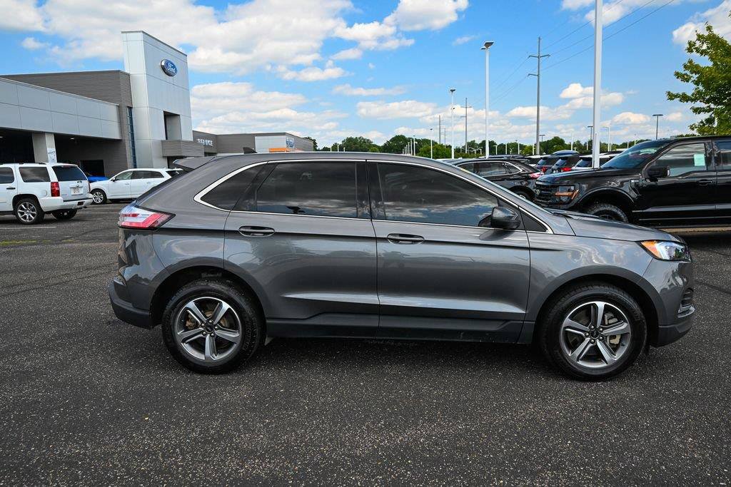 Certified 2024 Ford Edge SEL w/ Convenience Package AWD/4WD image 3