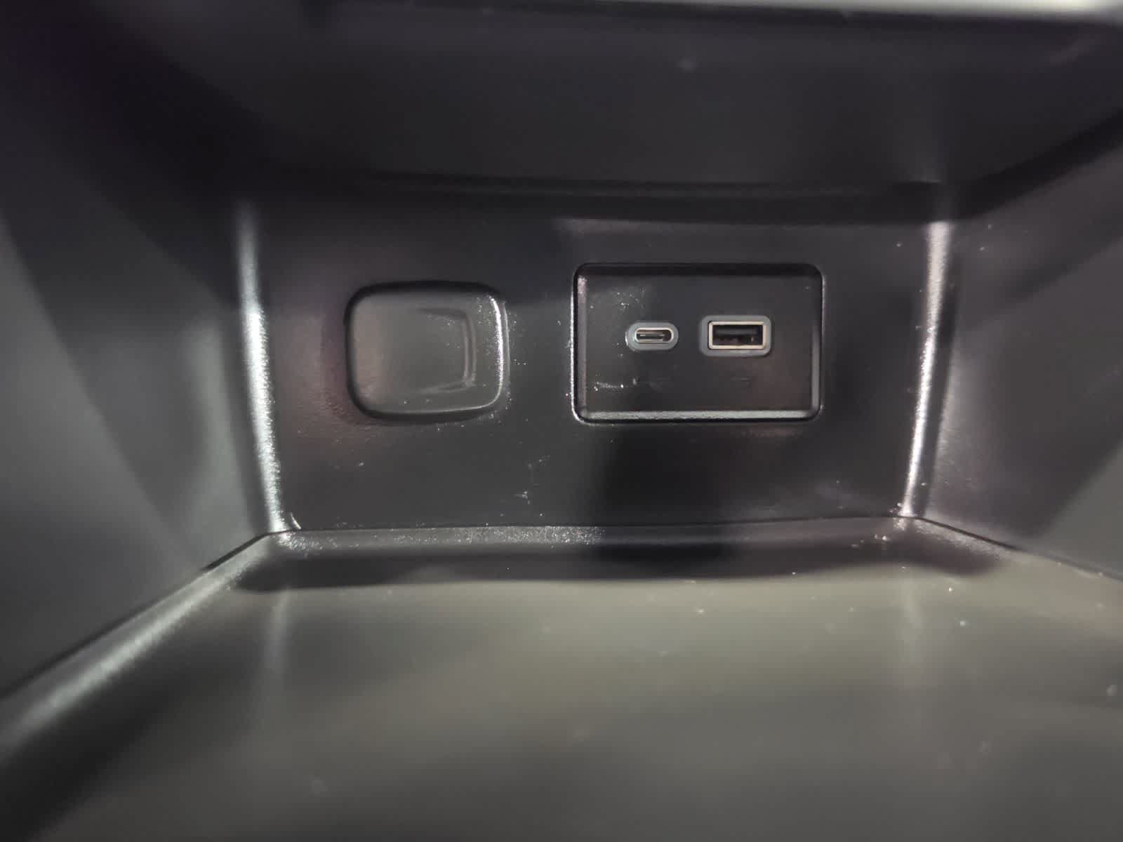 Used 2021 GMC Acadia SLE w/ LPO, Floor Liner Package AWD/4WD image 22