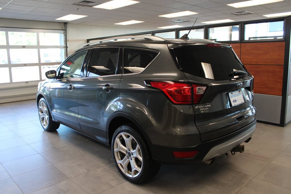 Certified 2019 Ford Escape Titanium w/ U9j03 - Titanium Tow Package AWD/4WD image 3