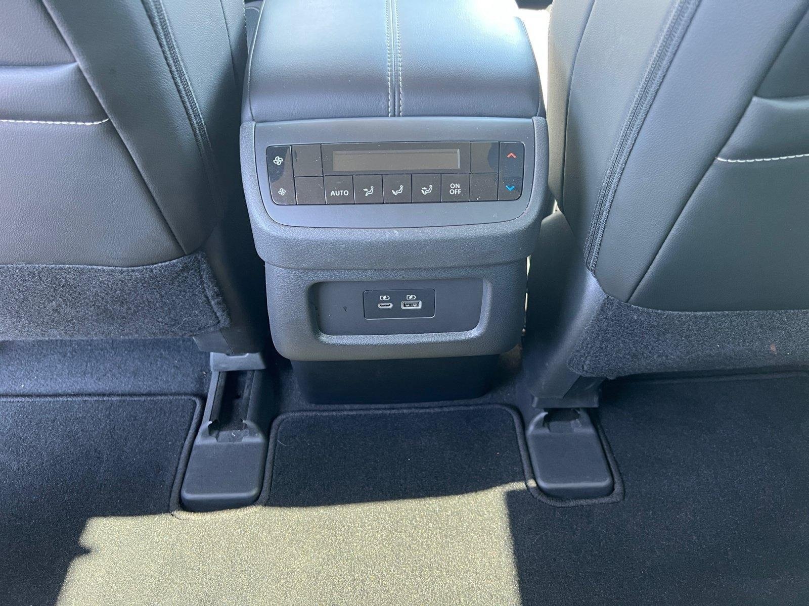 Used 2023 Nissan Pathfinder SL AWD/4WD image 25