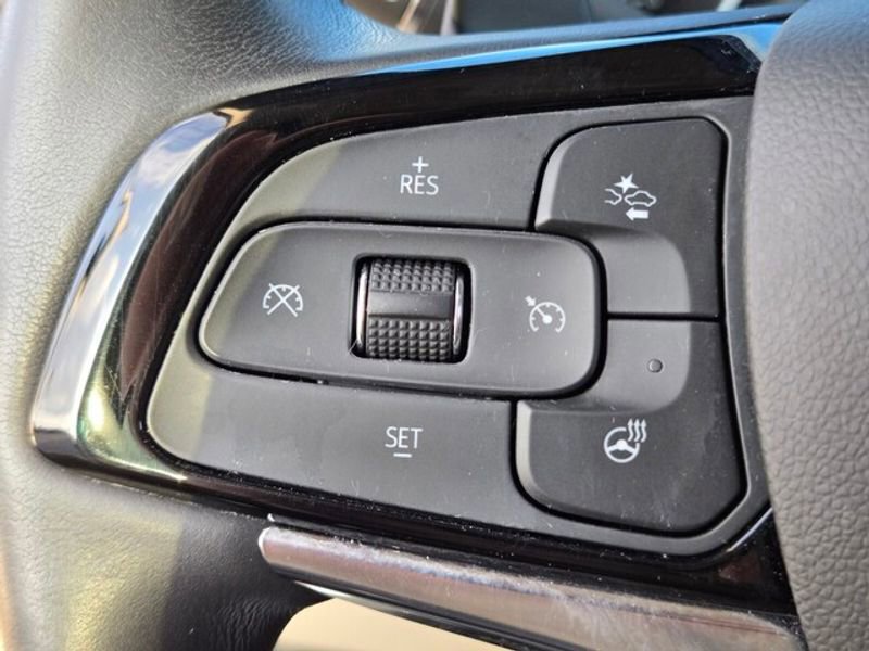 Used 2023 Buick Enclave Avenir w/ Avenir Technology Package image 31