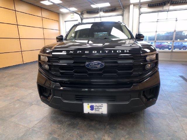 Certified 2025 Ford Expedition Active AWD/4WD image 2
