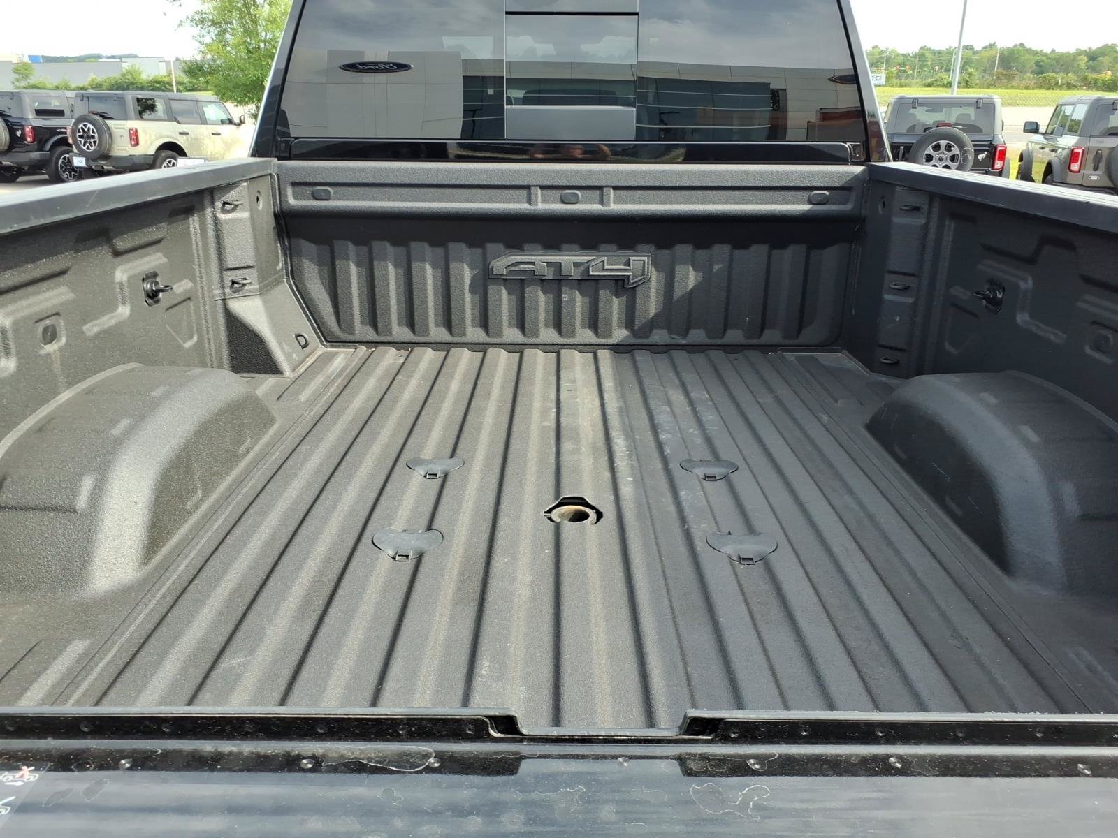 Used 2023 GMC Sierra 2500 AT4 w/ AT4 Premium Plus Package AWD/4WD image 16