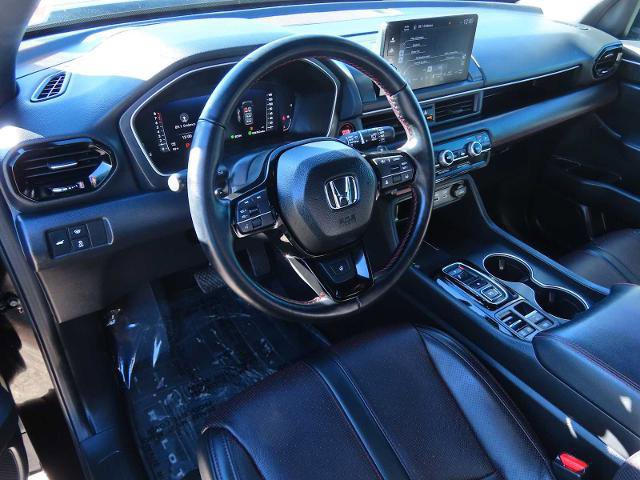 Used 2025 Honda Pilot Black Edition image 9