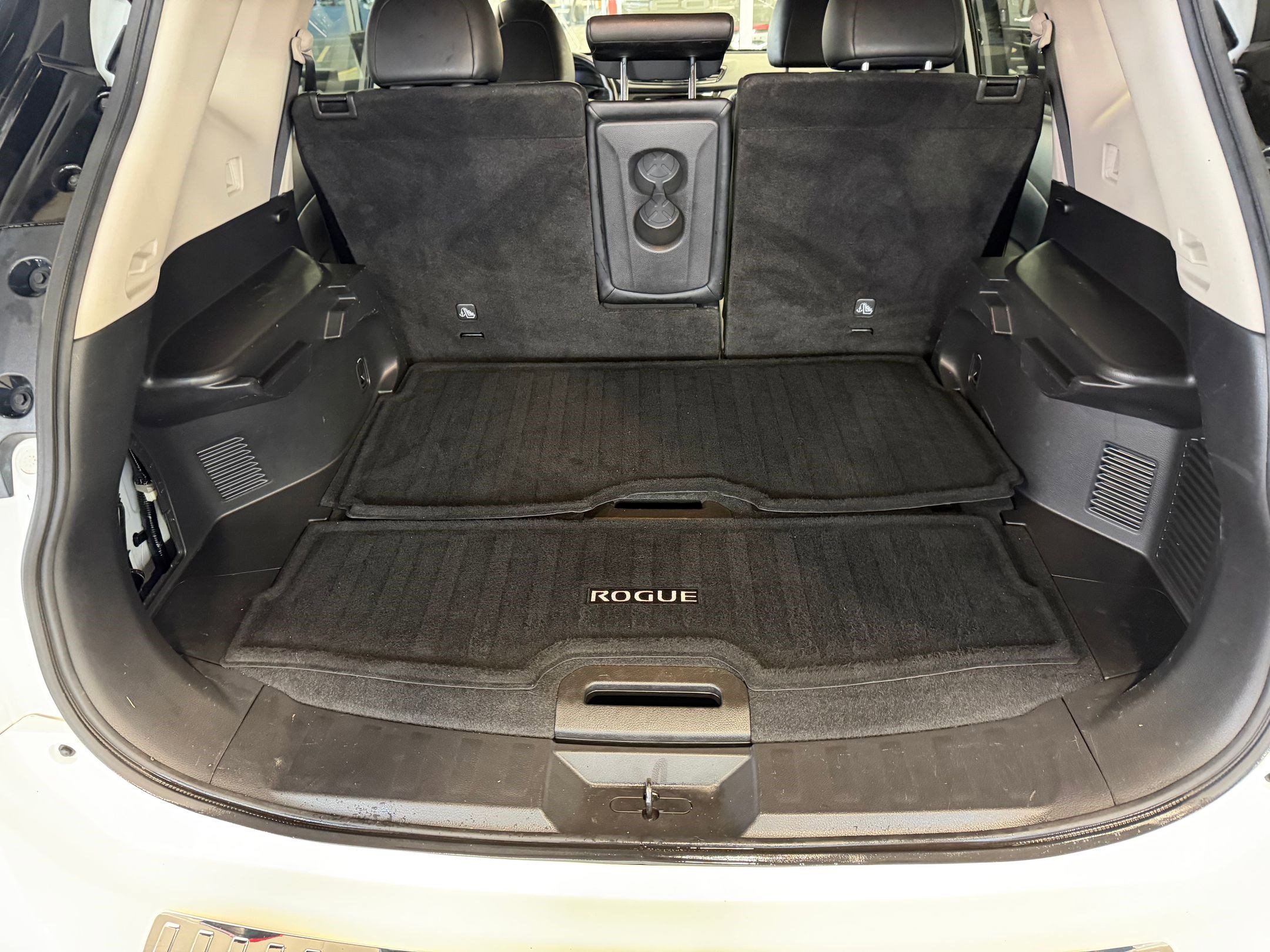 Used 2018 Nissan Rogue SL w/ Premium Package image 23