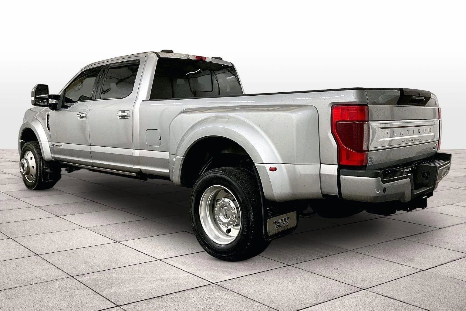 Certified 2022 Ford F450 Platinum w/ FX4 Off-Road Package image 10