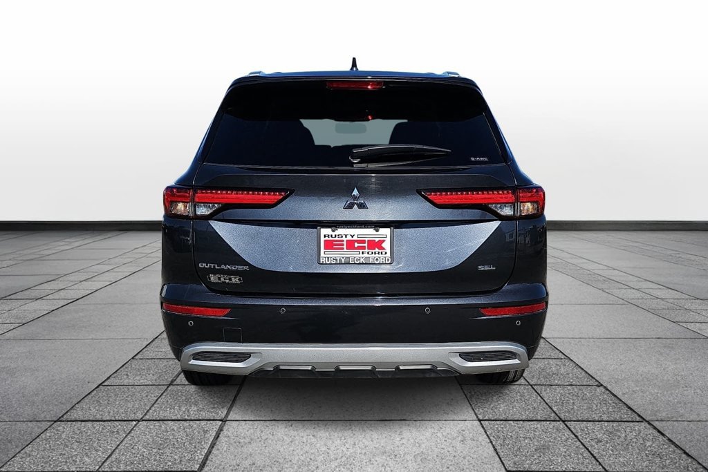 Used 2024 Mitsubishi Outlander SEL Black Edition AWD/4WD image 4
