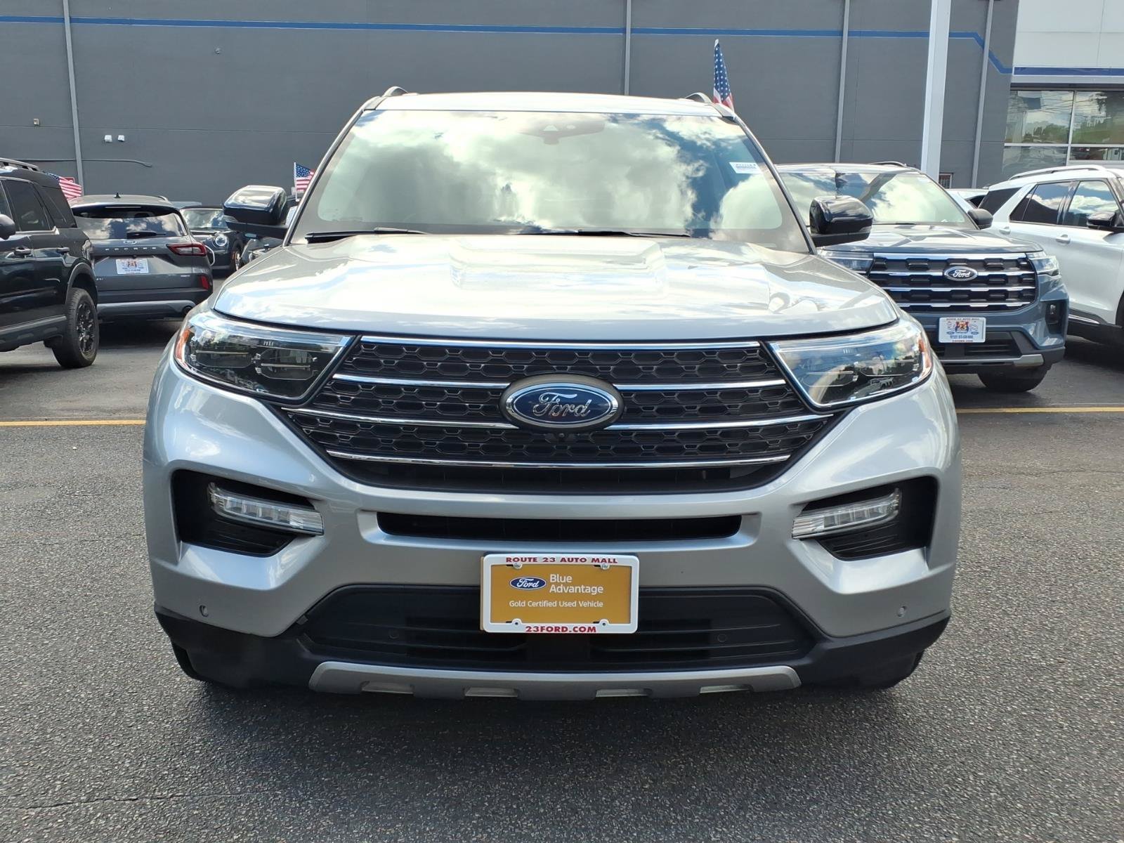 Certified 2024 Ford Explorer XLT w/ Equipment Group 202A AWD/4WD image 2