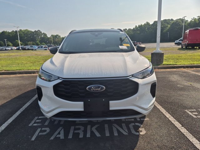 Certified 2023 Ford Escape ST-Line w/ Tech Pack #1 AWD/4WD image 3