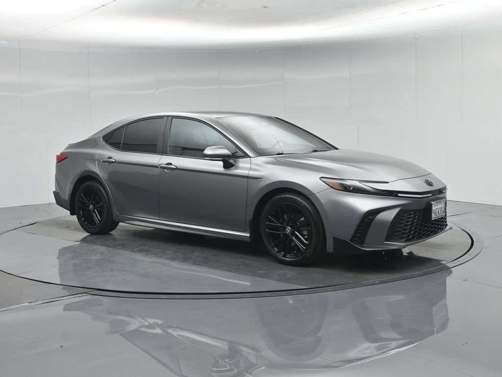 Used 2025 Toyota Camry SE FWD image 7