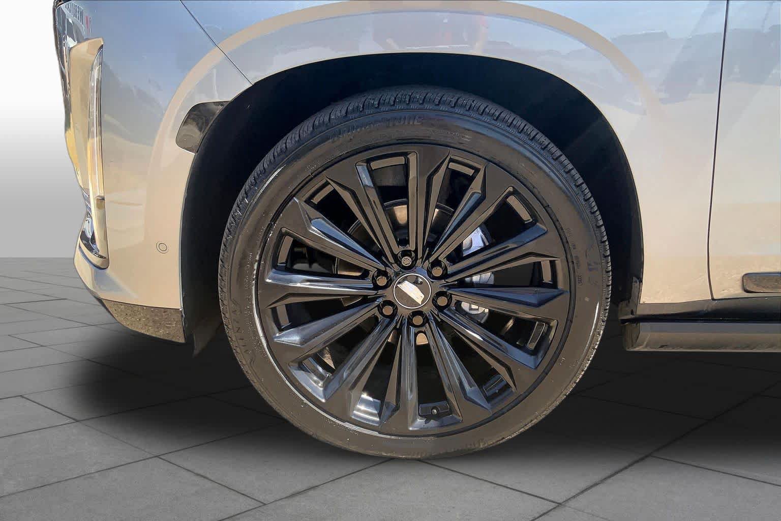 Used 2023 Cadillac Escalade Sport Platinum AWD/4WD image 11