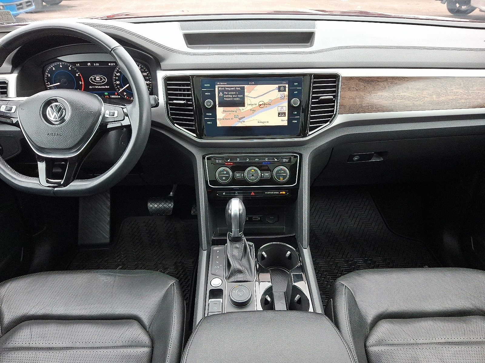 Used 2018 Volkswagen Atlas SEL Premium image 15