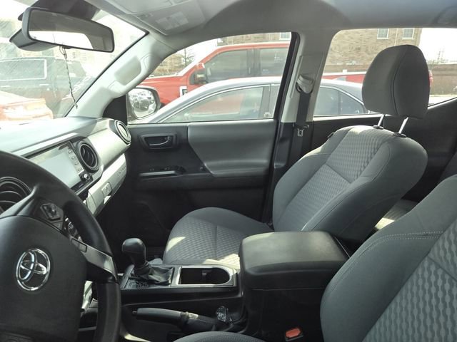Used 2022 Toyota Tacoma SR AWD/4WD image 3