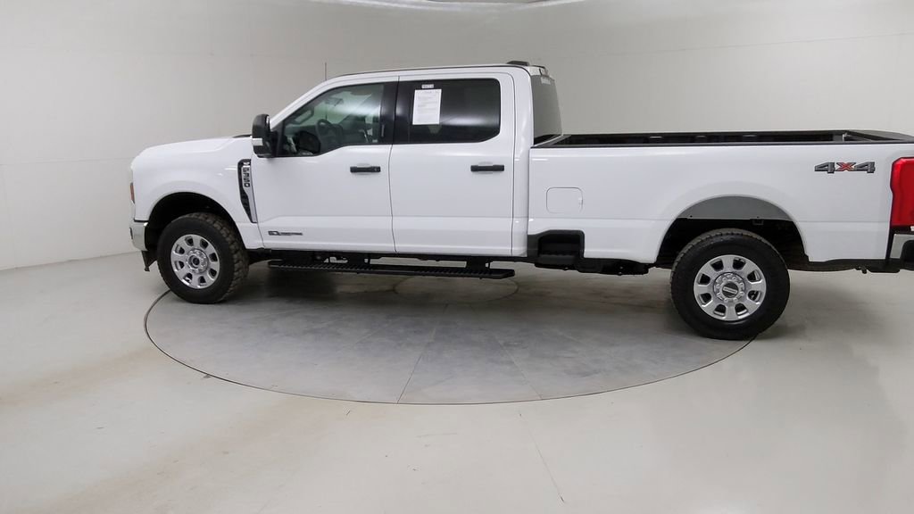Certified 2024 Ford F350 XLT AWD/4WD image 17