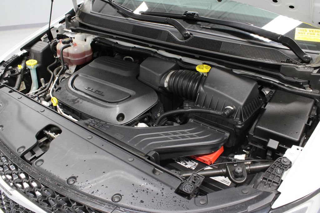 Used 2023 Chrysler Pacifica Touring-L FWD image 13