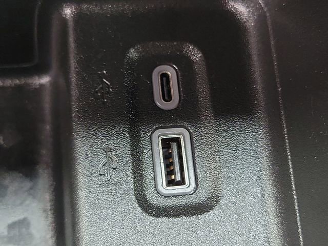 Used 2023 Chevrolet Colorado W/T image 15