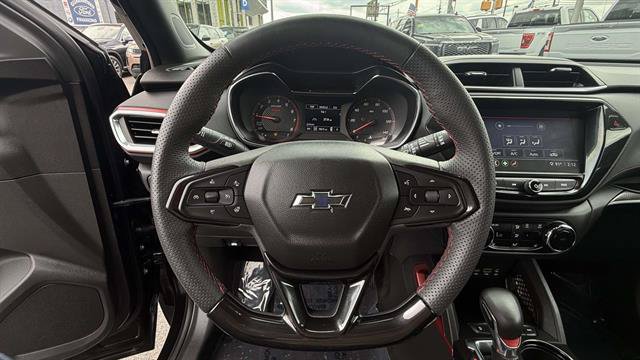 Used 2023 Chevrolet TrailBlazer RS w/ Convenience Package AWD/4WD image 17