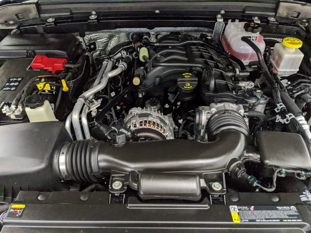 Used 2025 Jeep Gladiator Sport image 24