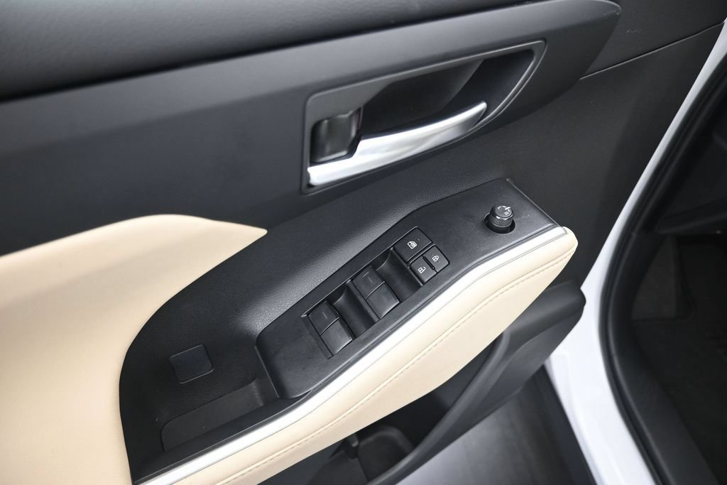 Used 2023 Toyota Highlander XLE FWD image 16