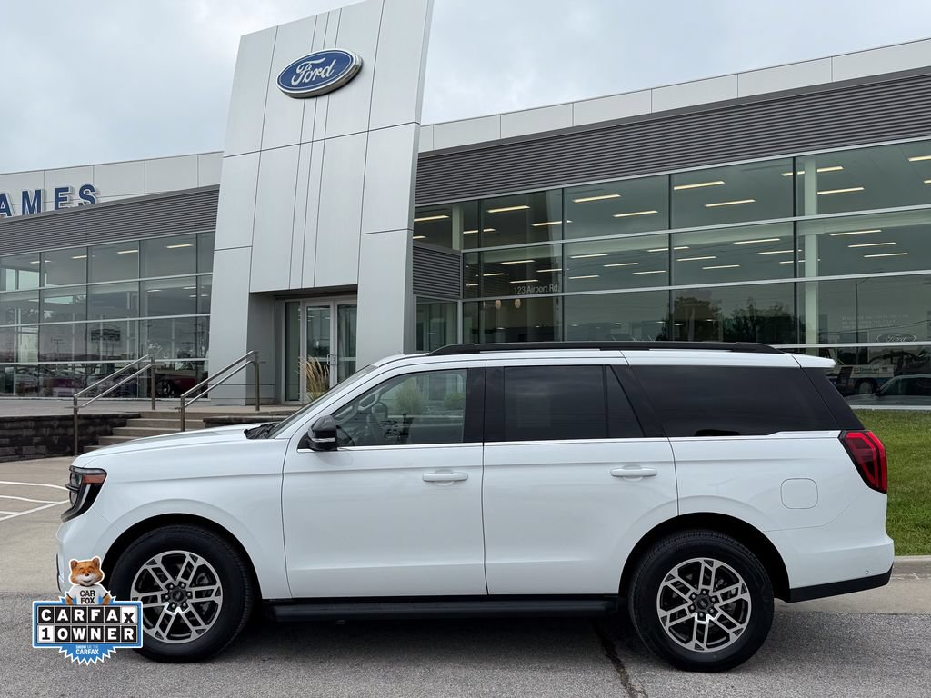 Certified 2025 Ford Expedition Active AWD/4WD image 3