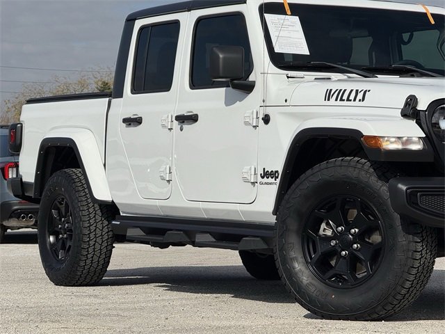 Used 2022 Jeep Gladiator Willys image 3