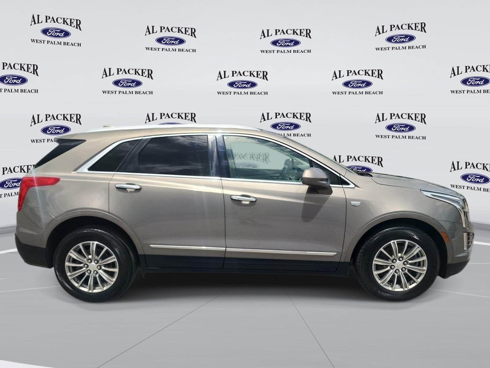 Used 2017 Cadillac XT5 Luxury w/ Driver Awareness Package AWD/4WD image 6