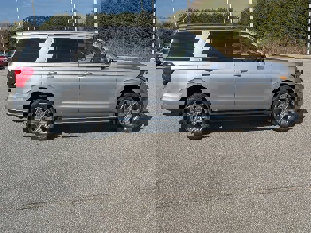 Certified 2023 Ford Expedition XLT image 6