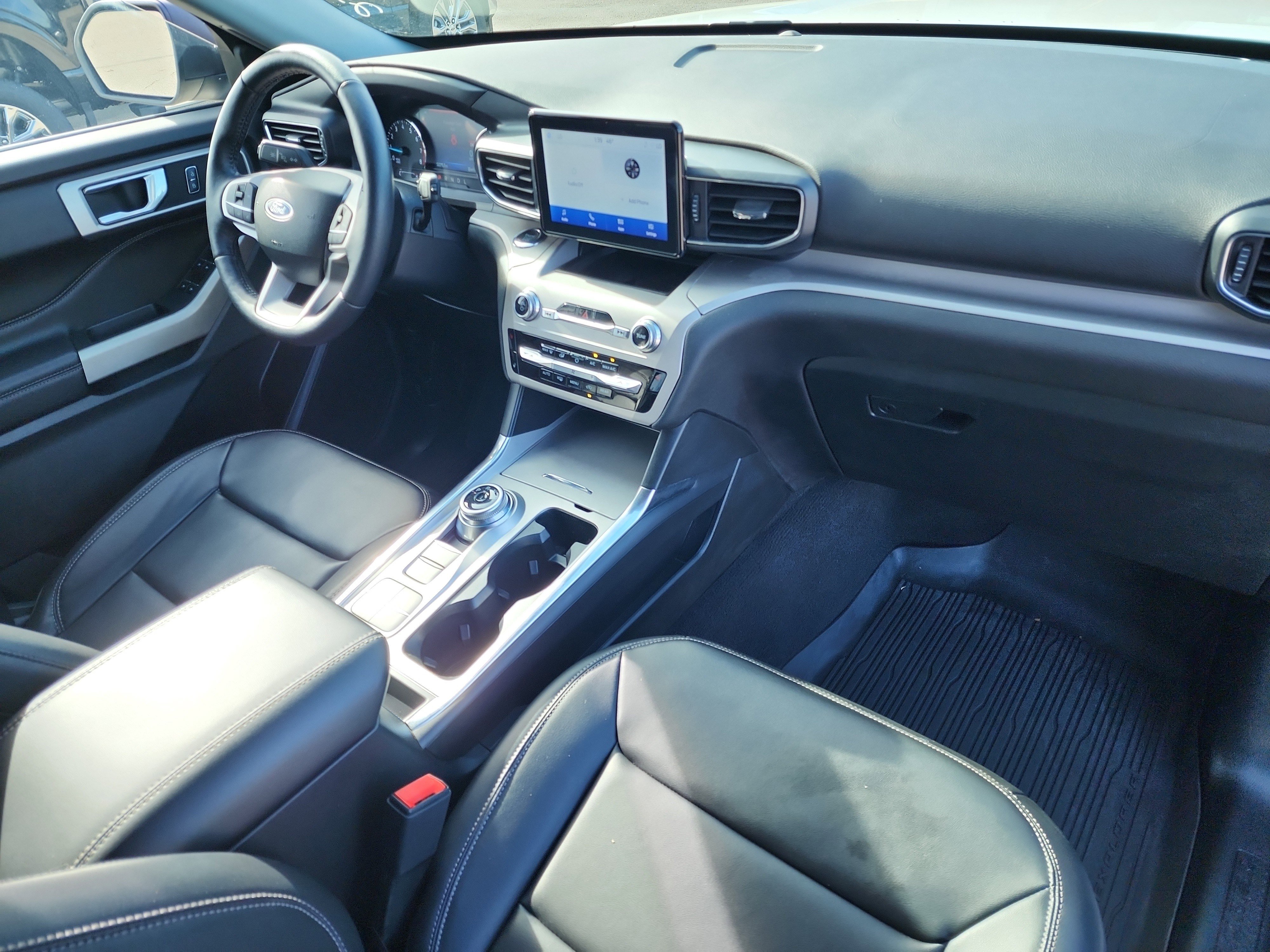 Certified 2023 Ford Explorer XLT w/ Equipment Group 202A image 17