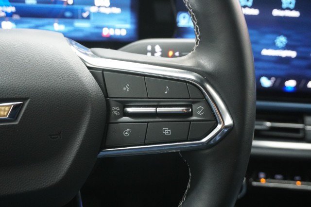 Used 2025 Chevrolet Equinox EV LT w/ Convenience Package FWD image 24